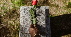 Read more about the article Sådan forbereder du dig til en begravelse